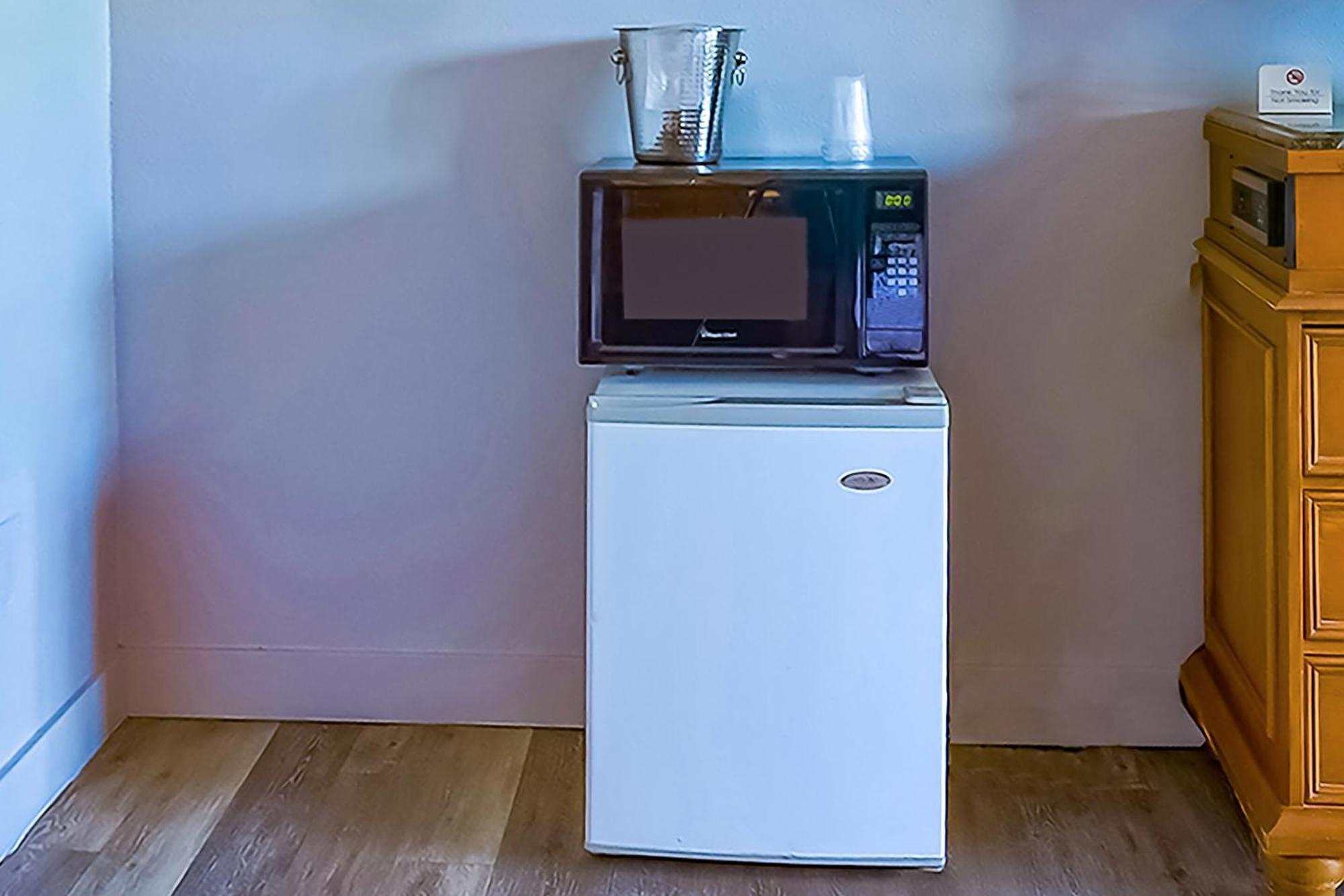 Oyo ウェーブス ホテル ニューポート Or エクステリア 写真